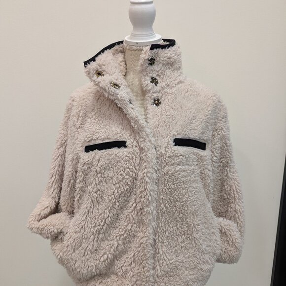Thread & Supply, off white fleece snap up jacket with black trim - Picture 1 of 4